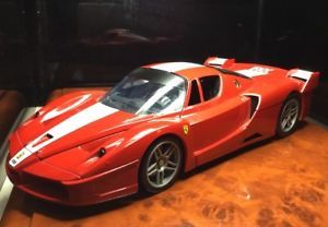 FERRARİ FXX    1/18