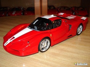 FERRARİ FXX    1/18