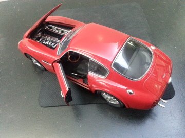 ASTON ARTIN 1962 DB4 GT 1/18