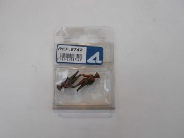 ART8742  Crew Figure 27mm High (2)
