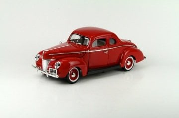 1940 Ford Delux 1:18