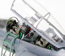 1/32 F-15E w/Bunker Buster