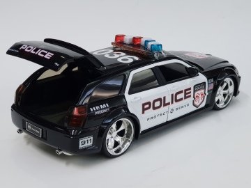 Dodge Magnum R/T Police Car  1/18