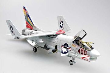 1/32 F8E Crusader