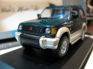 Minichamps Mitsubishi Pajero SWB (1994)