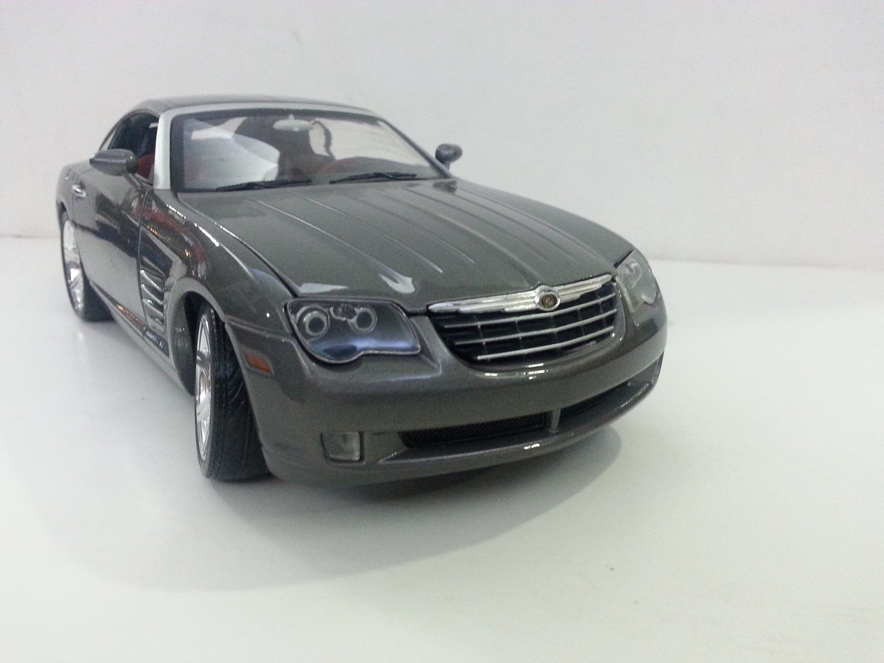 Chrysler Crossfire Coupe Gri 2005  1/18