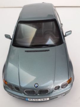 1/18  BMW 3.25i Compact Diecast Model
