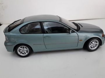 1/18  BMW 3.25i Compact Diecast Model