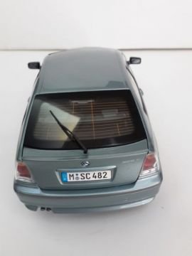 1/18  BMW 3.25i Compact Diecast Model