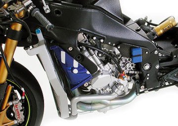 1/12 Yamaha YZR-M1 '04 No.46/No.17