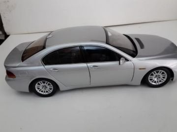 1/18  BMW 7.45i Diecast Model