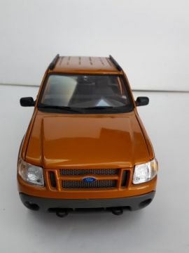 1/18  Ford Explorer Sport Truck Diecast Model