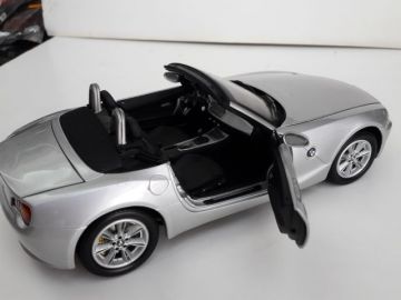 1/18  BMW Z4 Diecast Model