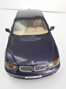 1/18  BMW 7.45i Diecast Model