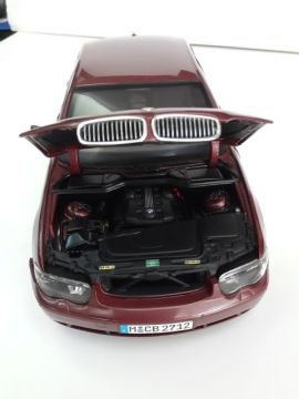 1/18  BMW 7.45i Diecast Model