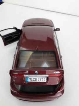1/18  BMW 7.45i Diecast Model