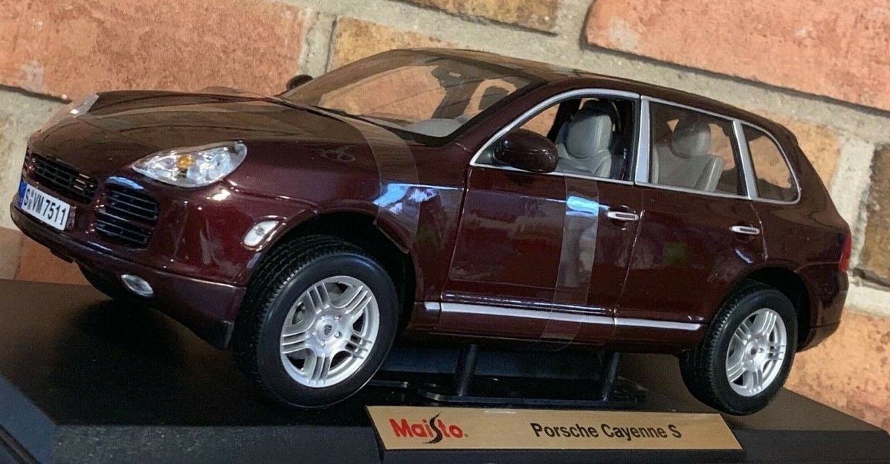 PORSCHE CAYENNE S 1/18