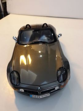 1/18 BMW Z8 DIECAST MODEL