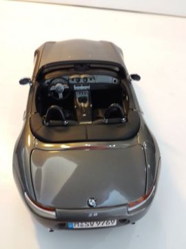 1/18 BMW Z8 DIECAST MODEL