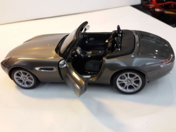 1/18 BMW Z8 DIECAST MODEL