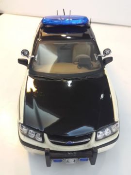 1/18 Chevrolet Impala Diecast Model