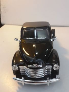 1/18 1953 CHEVROLET Pickup Diecast Model