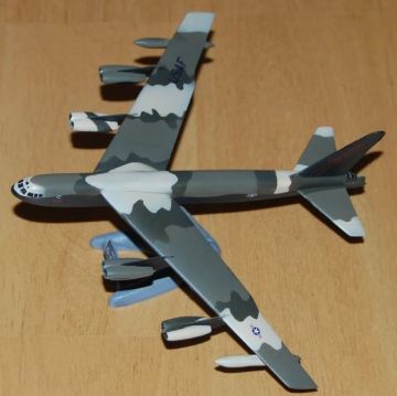 1/200 BOEING B52H STRATOFORTRESS DML NO:2006