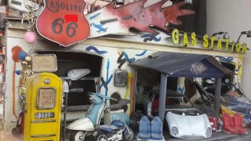 GAS STATION DIORAMA