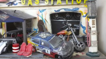GAS STATION DIORAMA