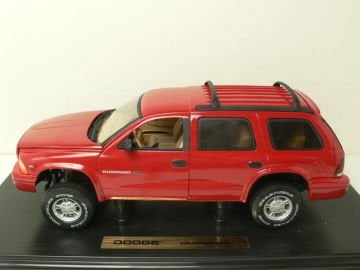 DODGE DURANGO 1/18  RED 2001