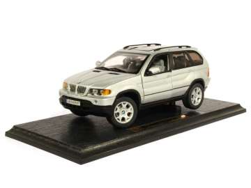 BMW X5 E53  1/18