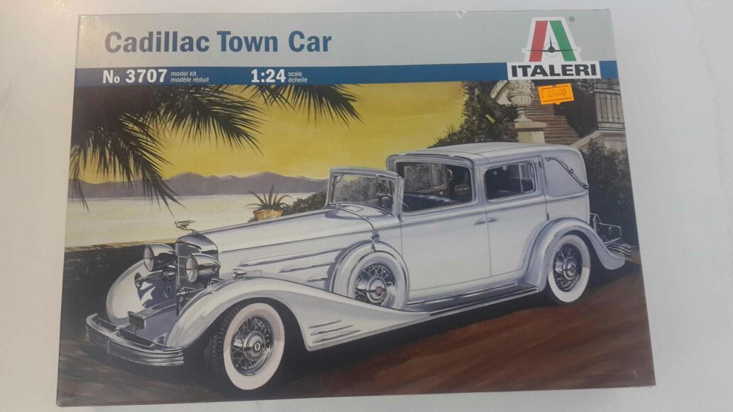 1/24 Cadillac Town Car
