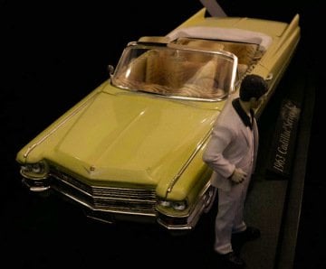 1/18 CADILLAC 1963 DIECAST MODEL