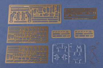 1/350 French-Navy Strasbourg Battleship
