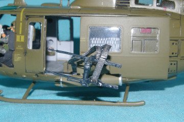 Bell UH-1H Gunship  1/32