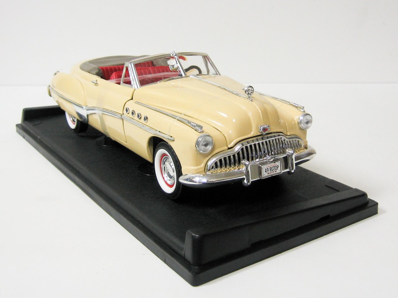 1949 Model Buick Roadmaster KREM  1/18