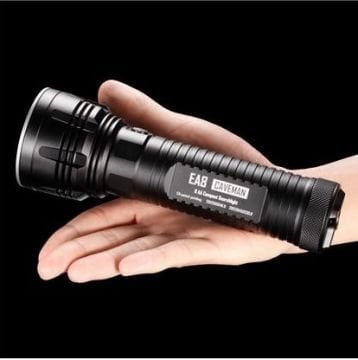 NITECORE EA8 900 LUMEN FLASHLIGHT