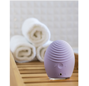 Foreo Luna 4 Sensitive Skin Lavander Hassas Ciltler İçin 2'si 1 Arada Yüz Temizleme ve Sıkılaştırma Cihazı