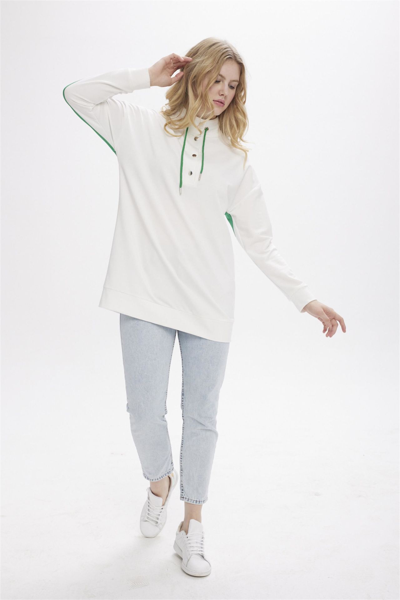 MOODBASİC ARKASI YAZILI BASKILI SWEATSHIRT