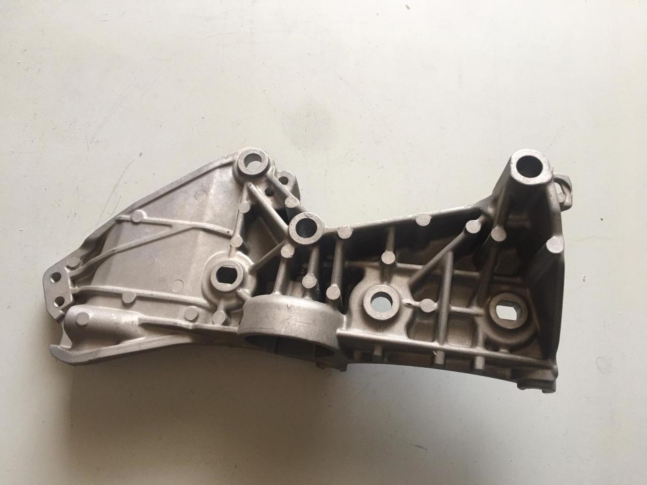 Renault Clio 2 Megane 4 Alternatör Suportu K9k 8200669494