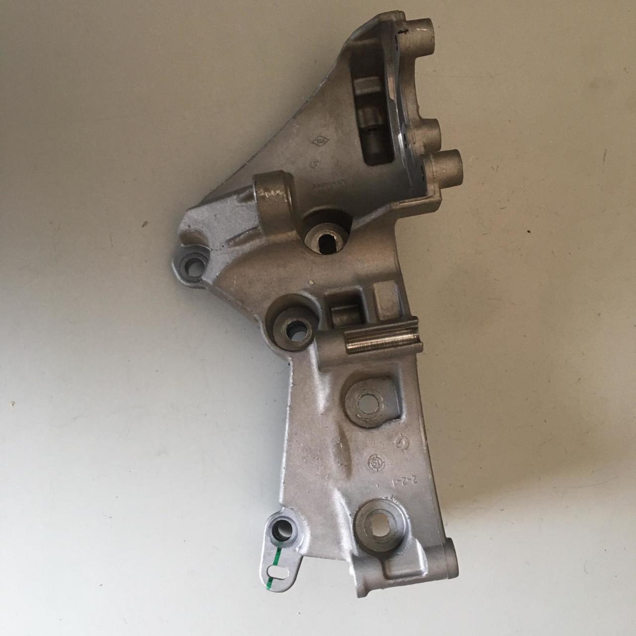 Renault Megane 2 Clio 3 Motor Suportu 8200425034