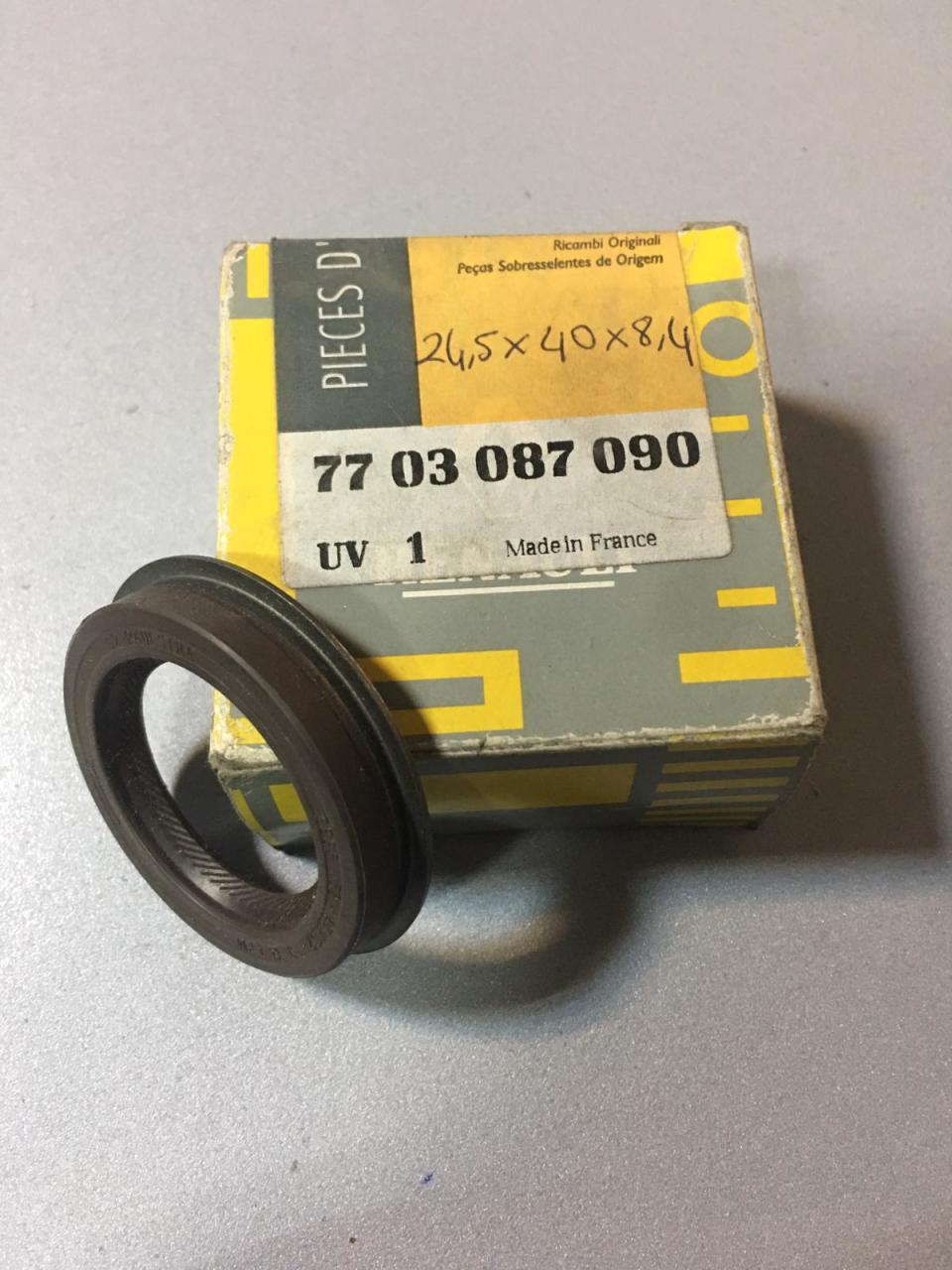 Renault Trafik Grup Dişli Keçesi 7703087090