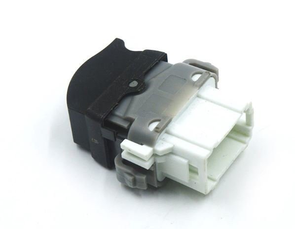 RENAULT Megane 2 Cam Açma Butonu Düğmesi 8200315024