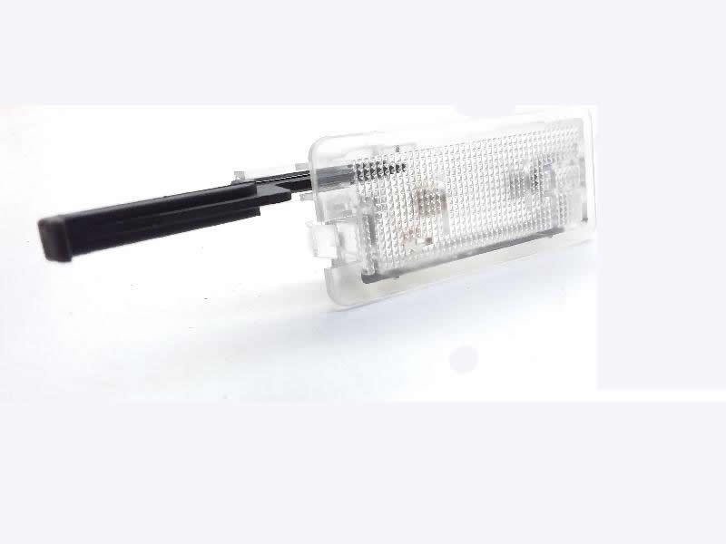 İthal Fluence Latitude Clio Torpido Lambası 8200024033