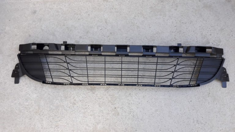 Renault Megane, 3 Ön Tampon Izgarası 622540001R