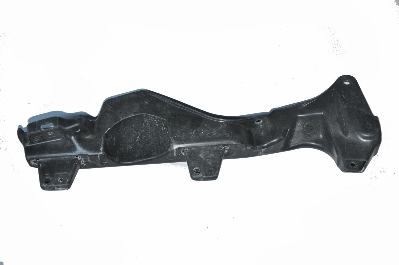 Renault Kango 3 Sol Çamurluk Tespit Parçası Suportu 631235857R