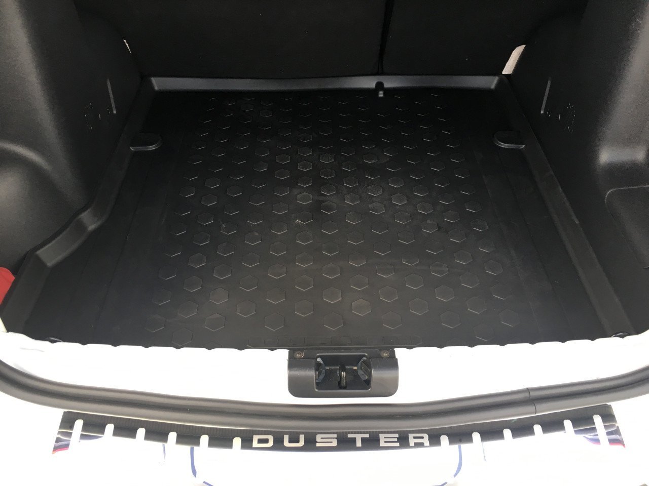 Mais Dacıa Duster Bagaj Havuzu  4x2 8201600167