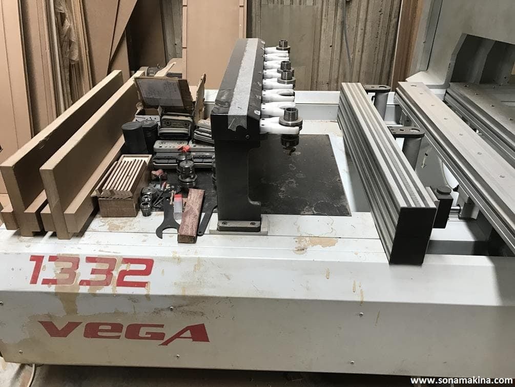 AES VEGA 1332 CNC (2012)
