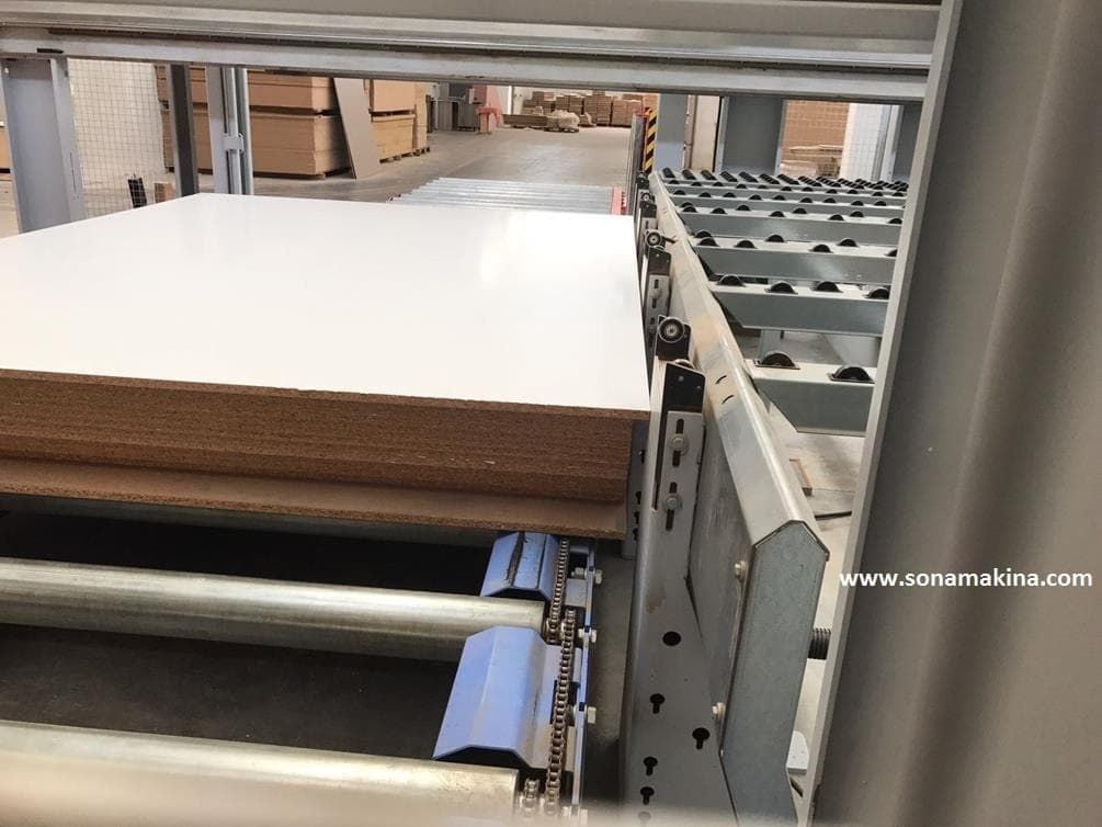 HOLZMA Profiline HPL 400/43/22 Asansörlü Panel Ebatlama Makinesi (2013) İLK EL