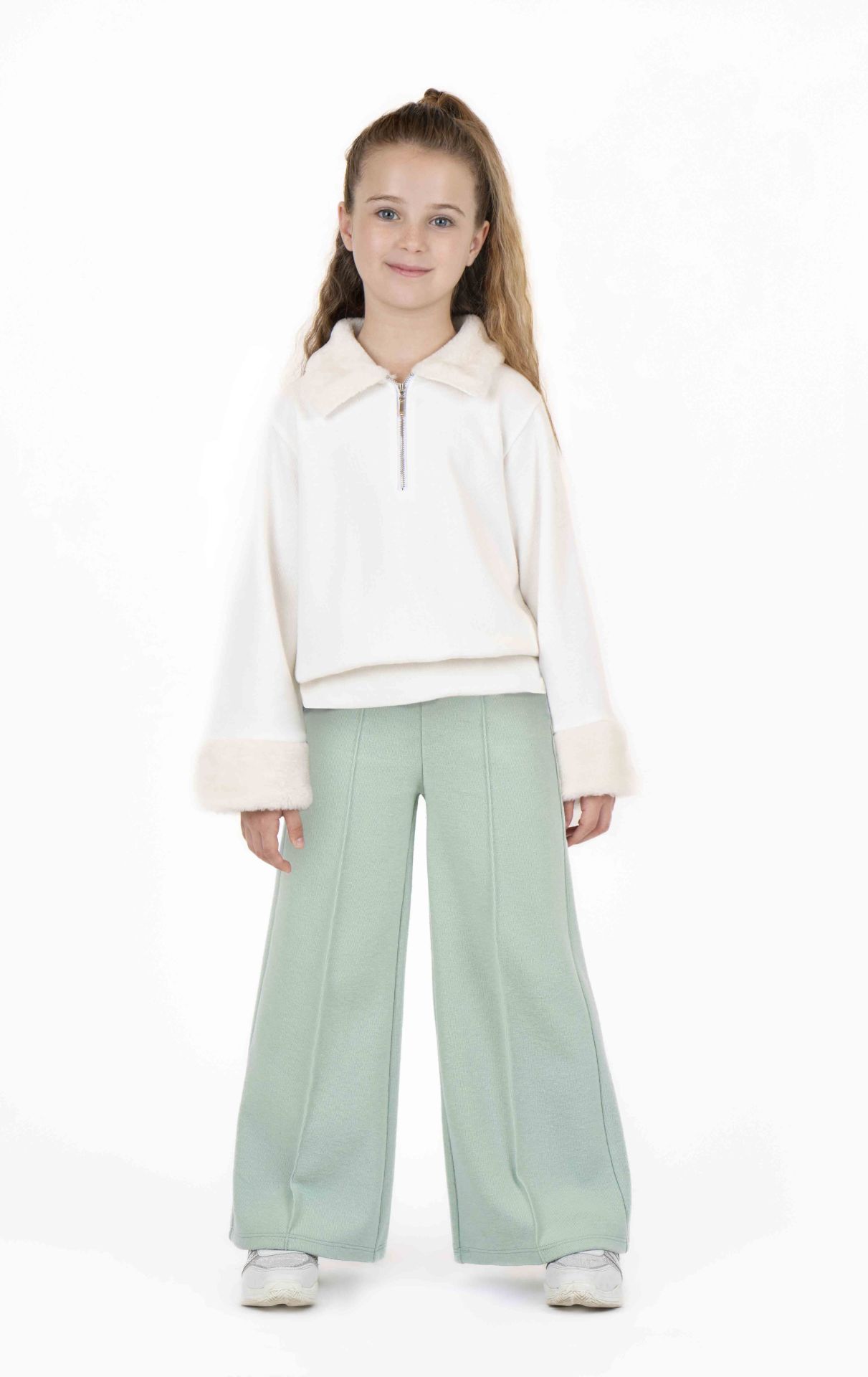 KIZ ÇOCUK PELUŞ DETAYLI SWEATSHIRT